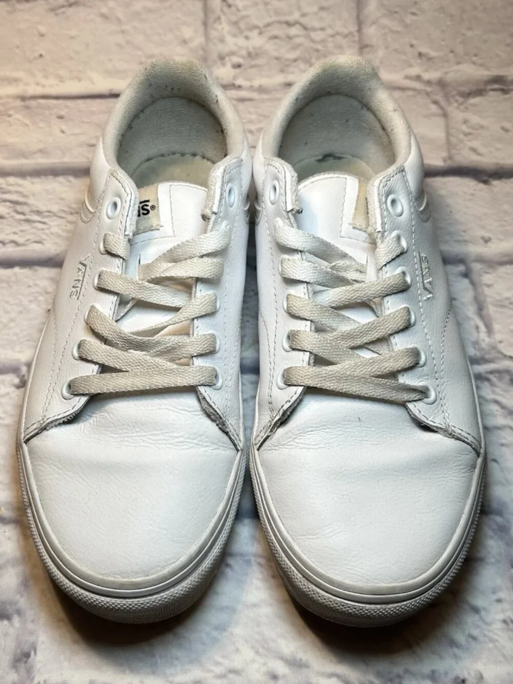 Vans Seldan Leather Shoes Women’s 9‎ White Color